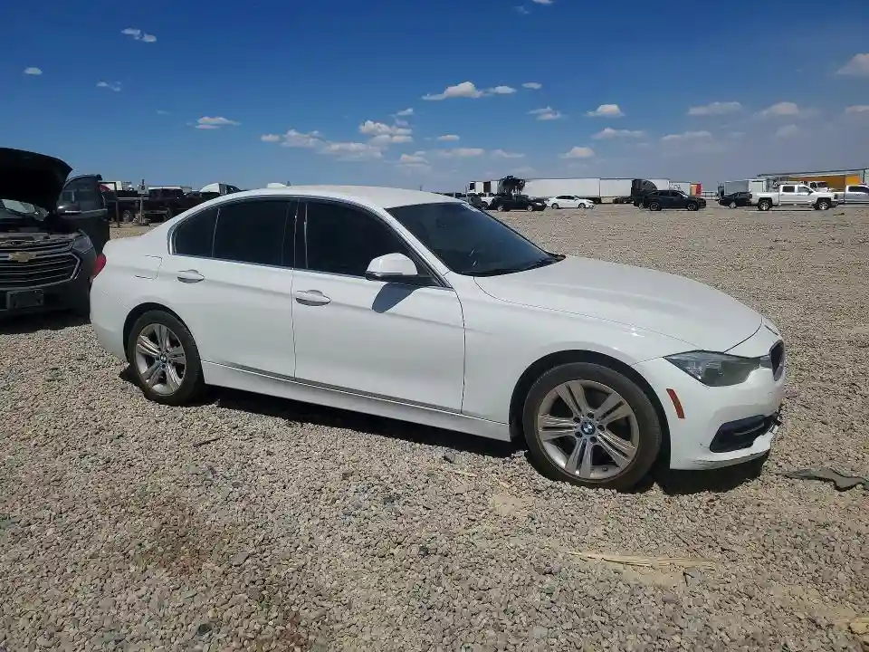 WBA8B9G30HNU56089 2017 BMW 3 SERIES-3