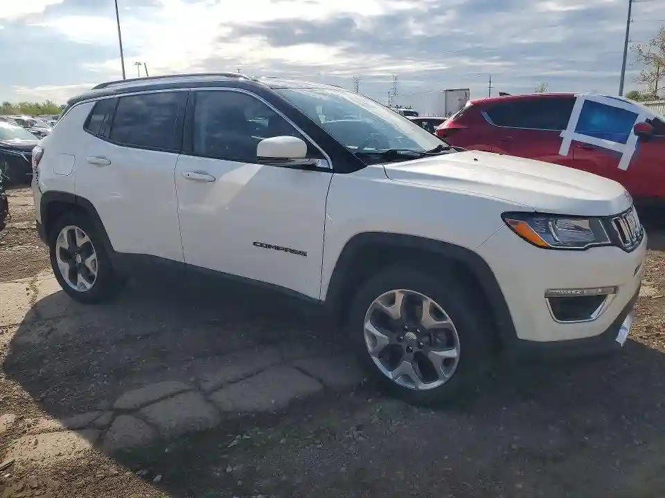 3C4NJDCB4KT806467 2019 JEEP COMPASS-3