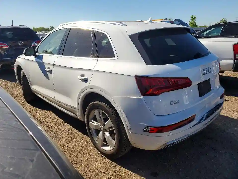 WA1CNAFY5K2050735 2019 AUDI Q5-1