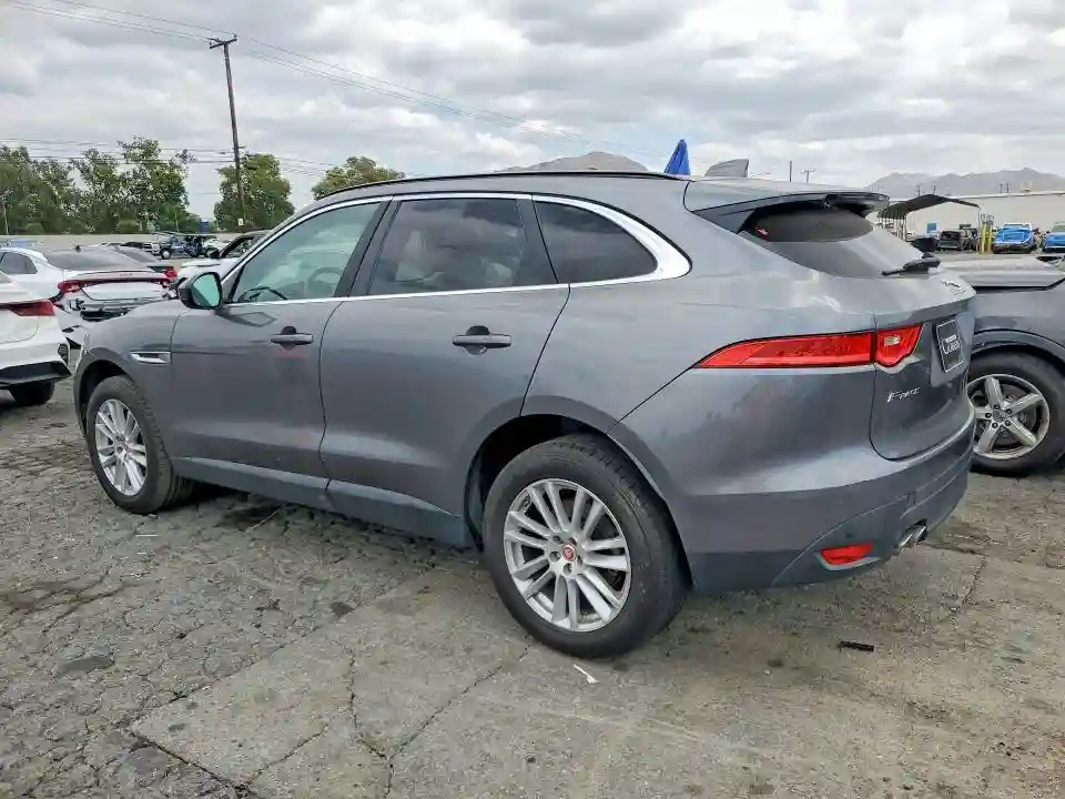 SADCK2FN7KA394832 2019 JAGUAR F-PACE-1