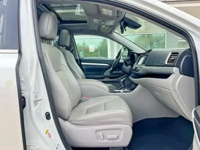 5TDJZRFH4KS588142 2019 TOYOTA HIGHLANDER-4