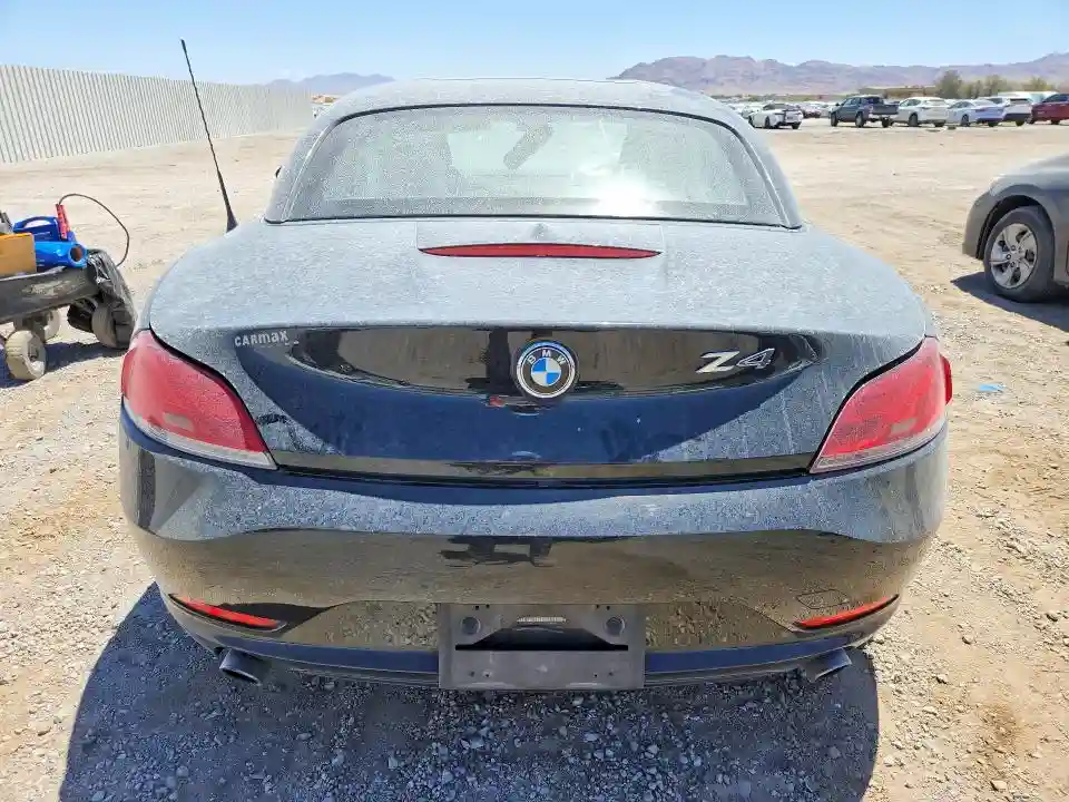 WBALM7C59AE382225 2010 BMW Z4-5