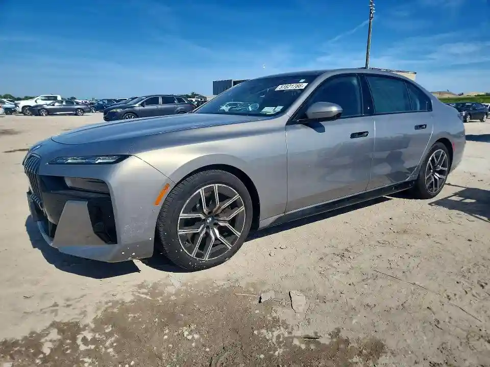 WBA33EJ09SCU62653 2025 BMW 7 SERIES-0