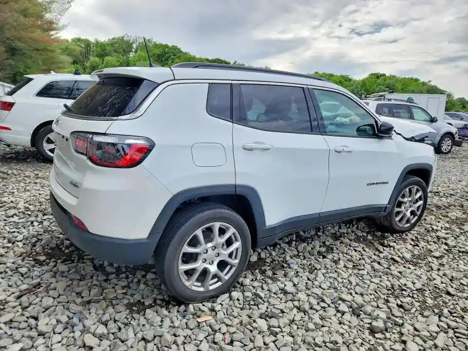 3C4NJDFB6NT172465 2022 JEEP COMPASS-2
