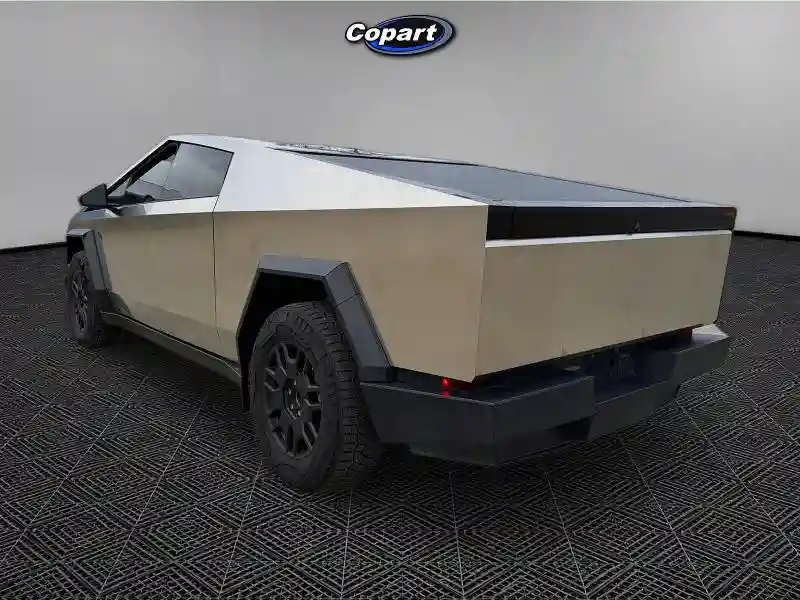 7G2CEHEE3RA048554 2024 TESLA CYBERTRUCK-2
