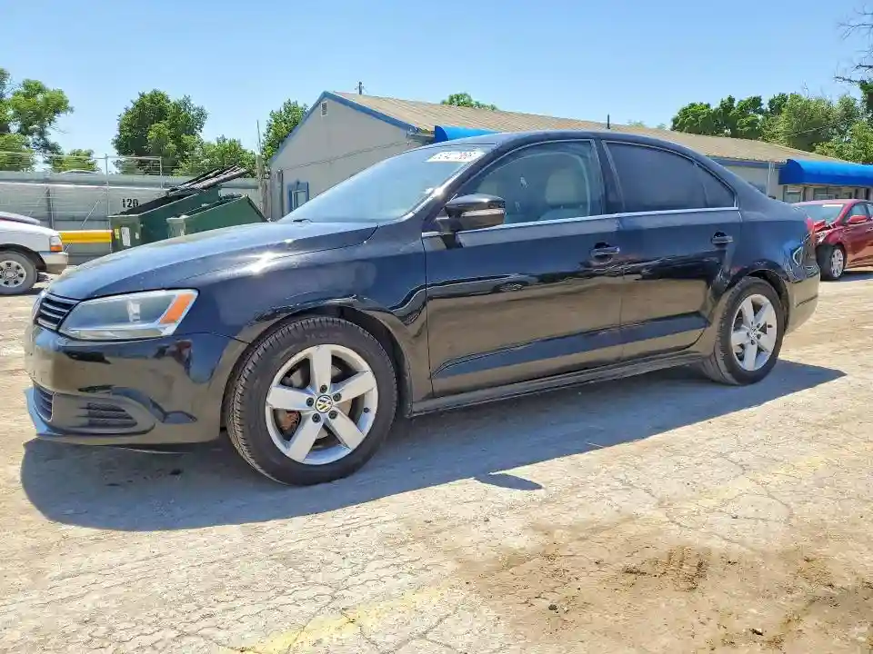 3VWLL7AJXEM404574 2014 VOLKSWAGEN JETTA-0