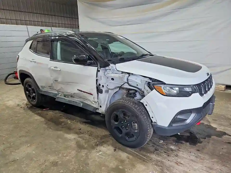 3C4NJDDN7RT608176 2024 JEEP COMPASS-3