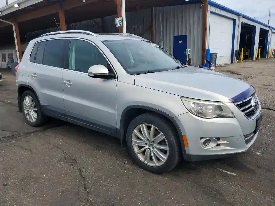 WVGBV7AXXAW525902 2010 VOLKSWAGEN TIGUAN-3