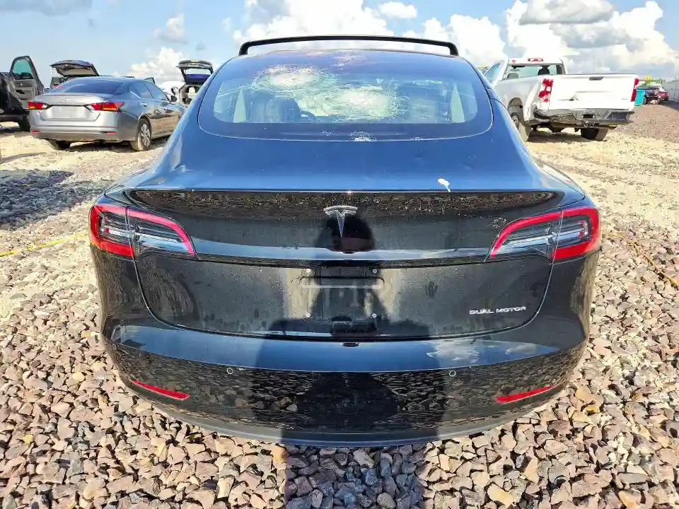 5YJ3E1EBXJF182209 2018 TESLA MODEL 3-5