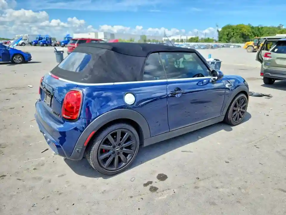 WMWWG9C5XJ3C82827 2018 MINI COOPER-2
