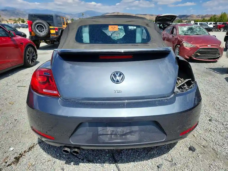 3VW5A7ATXFM817094 2015 VOLKSWAGEN BEETLE-5