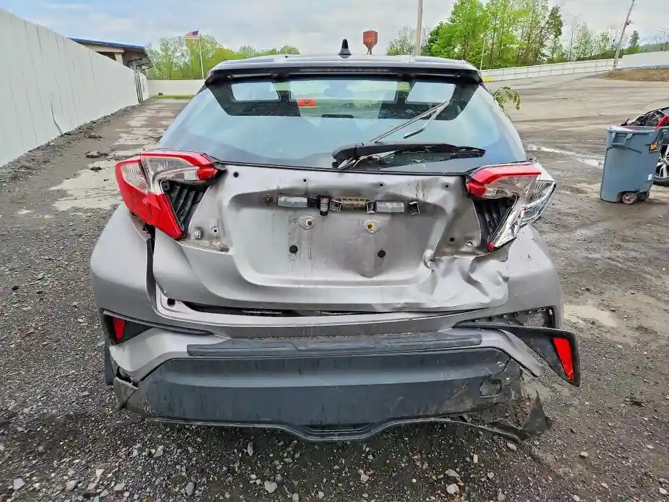 NMTKHMBX2LR114617 2020 TOYOTA C-HR-5