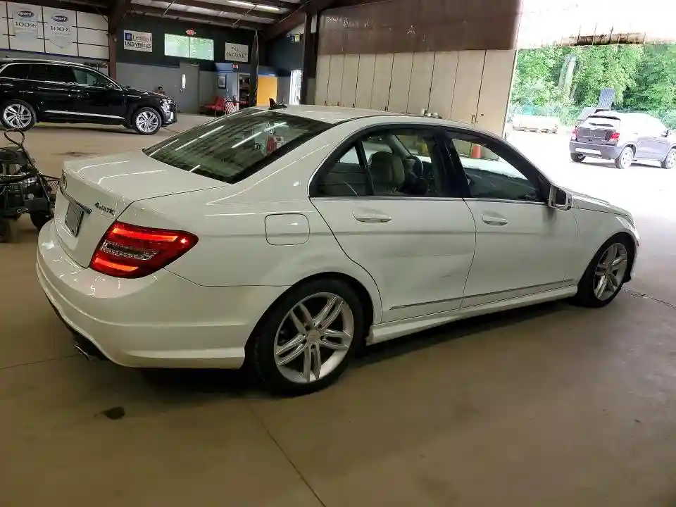 WDDGF8AB4DR256161 2013 MERCEDES-BENZ C-CLASS-2