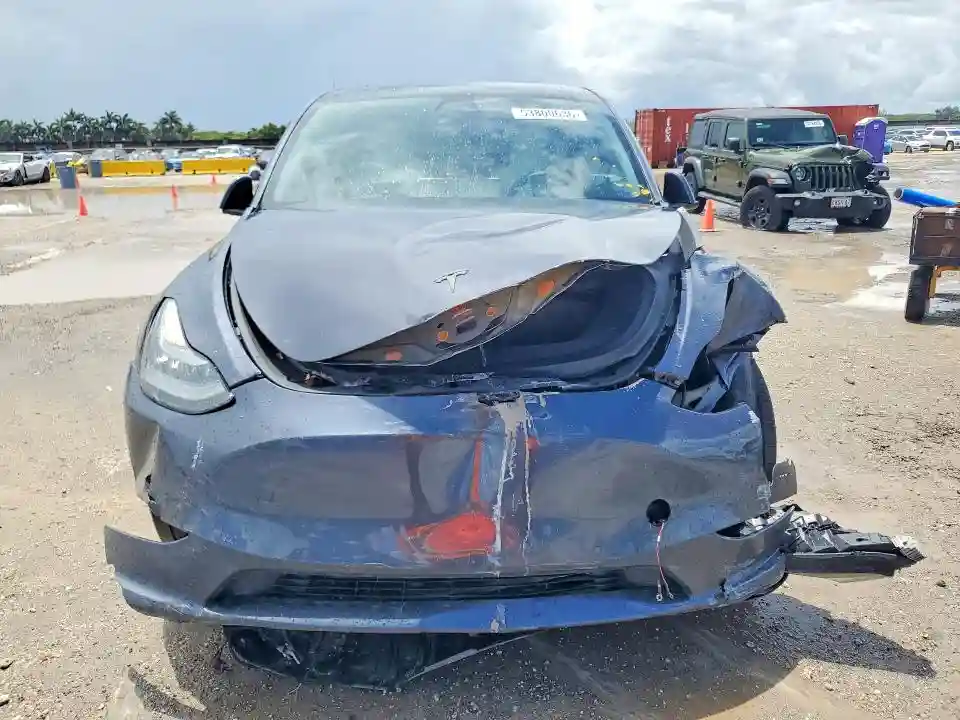 7SAYGDEE9NF436335 2022 TESLA MODEL Y-4