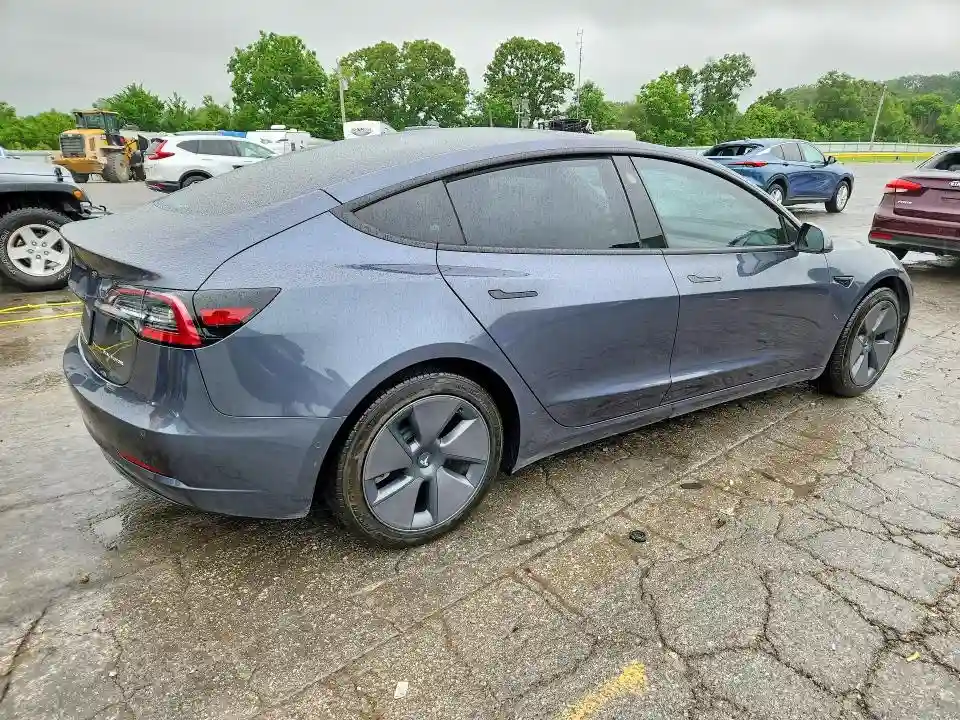 5YJ3E1EB5NF123767 2022 TESLA MODEL 3-2