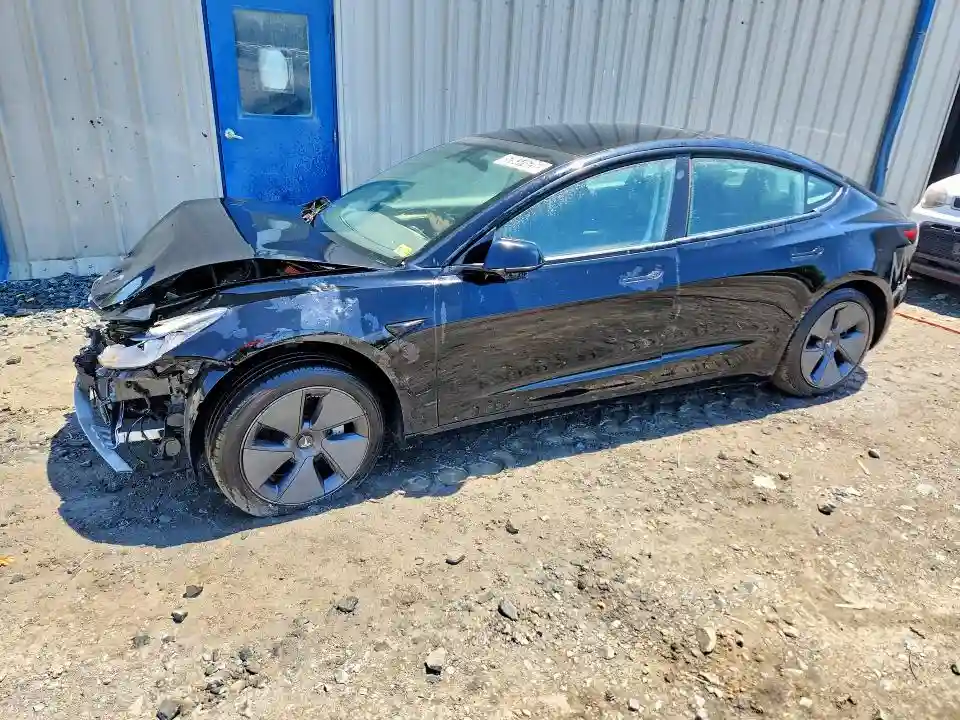 5YJ3E1EA9NF119664 2022 TESLA MODEL 3-0