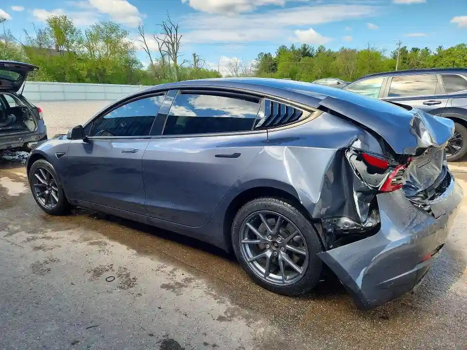 5YJ3E1EB2PF392201 2023 TESLA MODEL 3-1
