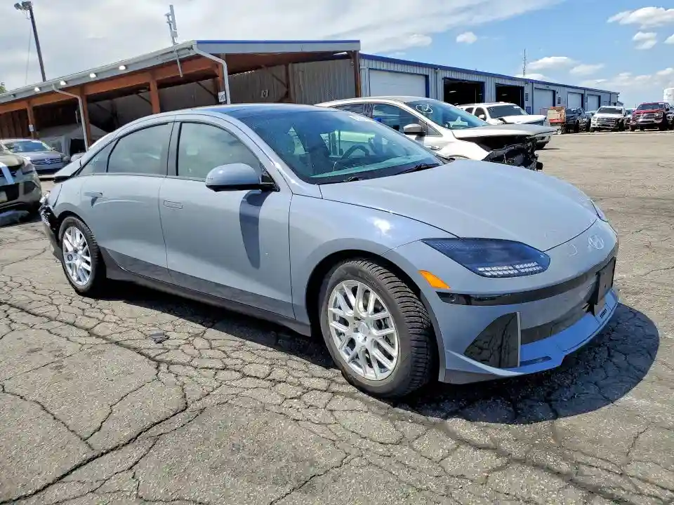 KMHM54AC9SA099901 2025 HYUNDAI IONIQ 6 LI-3