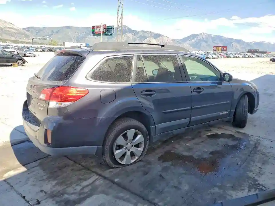4S4BRBLC8B3398815 2011 SUBARU OUTBACK-2