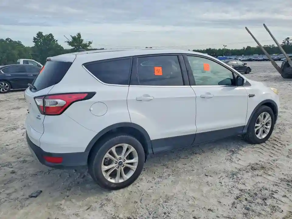 1FMCU0GD8JUA35675 2018 FORD ESCAPE-2