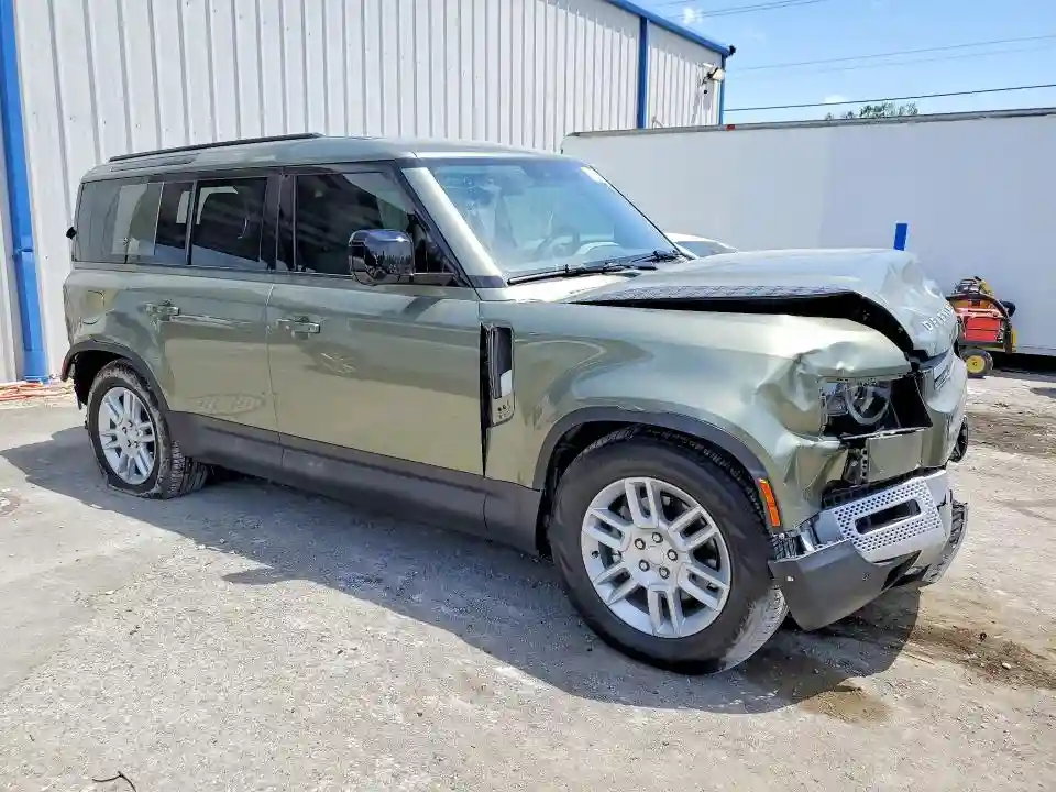 SALEJ7EX2R2350659 2024 LAND ROVER DEFENDER-3