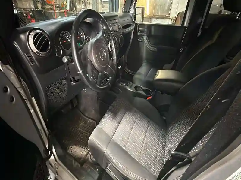 1J4BA3H19BL528443 2011 JEEP WRANGLER-5