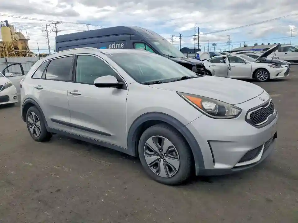 KNDCB3LC0H5044920 2017 KIA NIRO-3