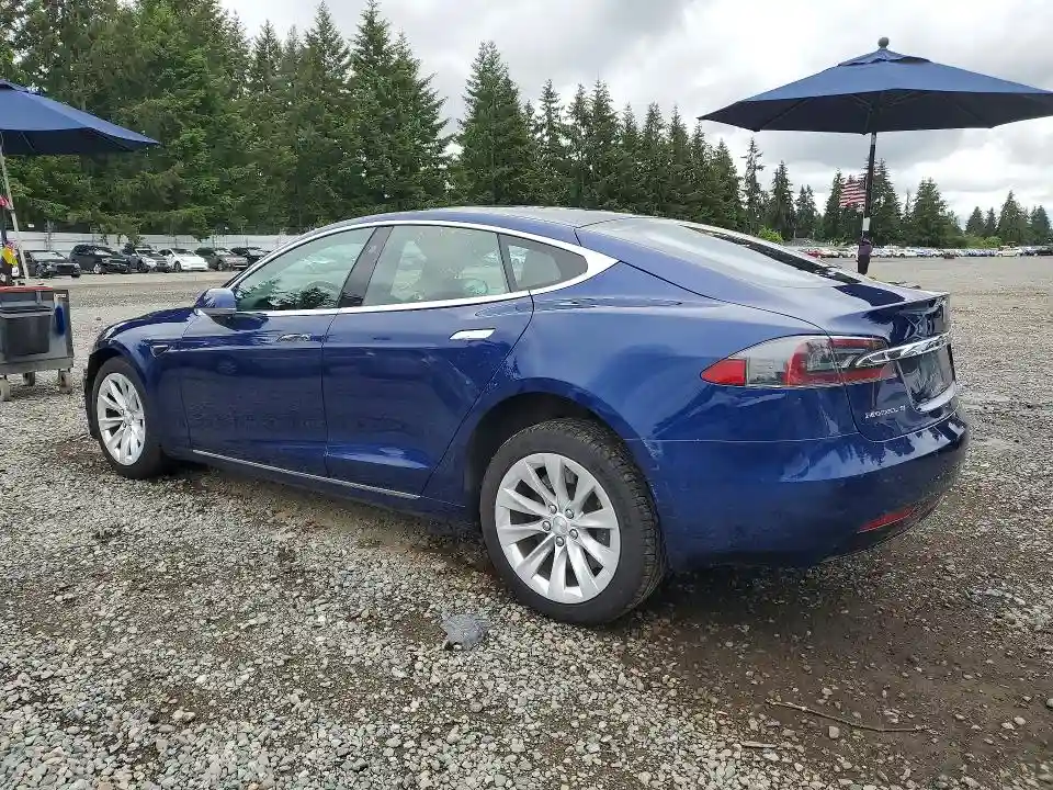 5YJSA1E24JF257235 2018 TESLA MODEL S-1