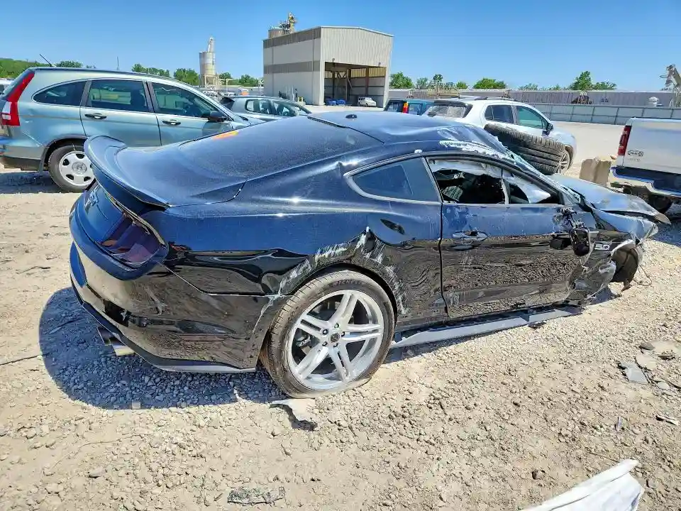 1FA6P8CF9J5126596 2018 FORD MUSTANG-2