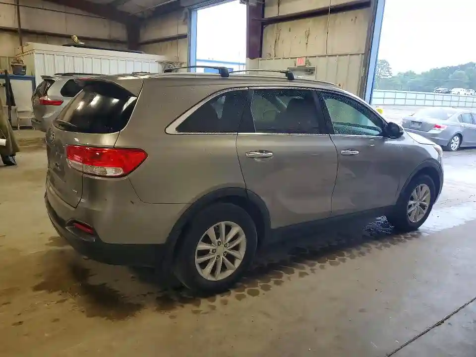 5XYPG4A39HG192437 2017 KIA SORENTO-2