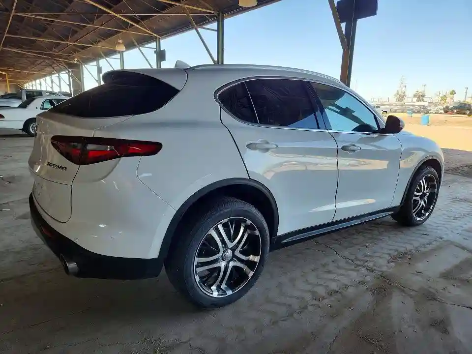 ZASFAKBN2J7B75944 2018 ALFA ROMEO STELVIO-2