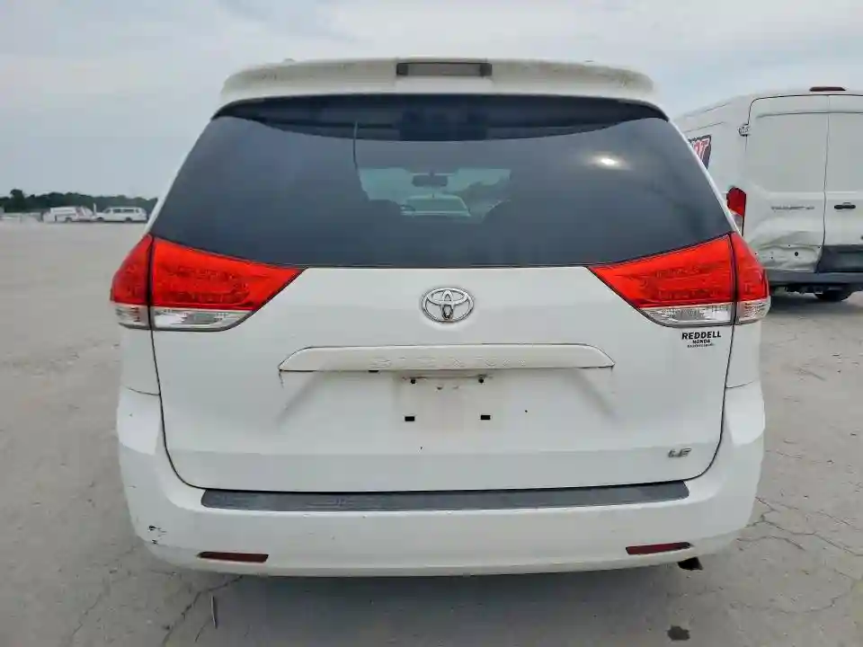 5TDKK3DC3BS149849 2011 TOYOTA SIENNA-5