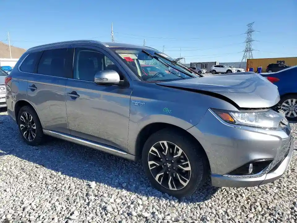 JA4J24A54JZ057860 2018 MITSUBISHI OUTLANDER-3