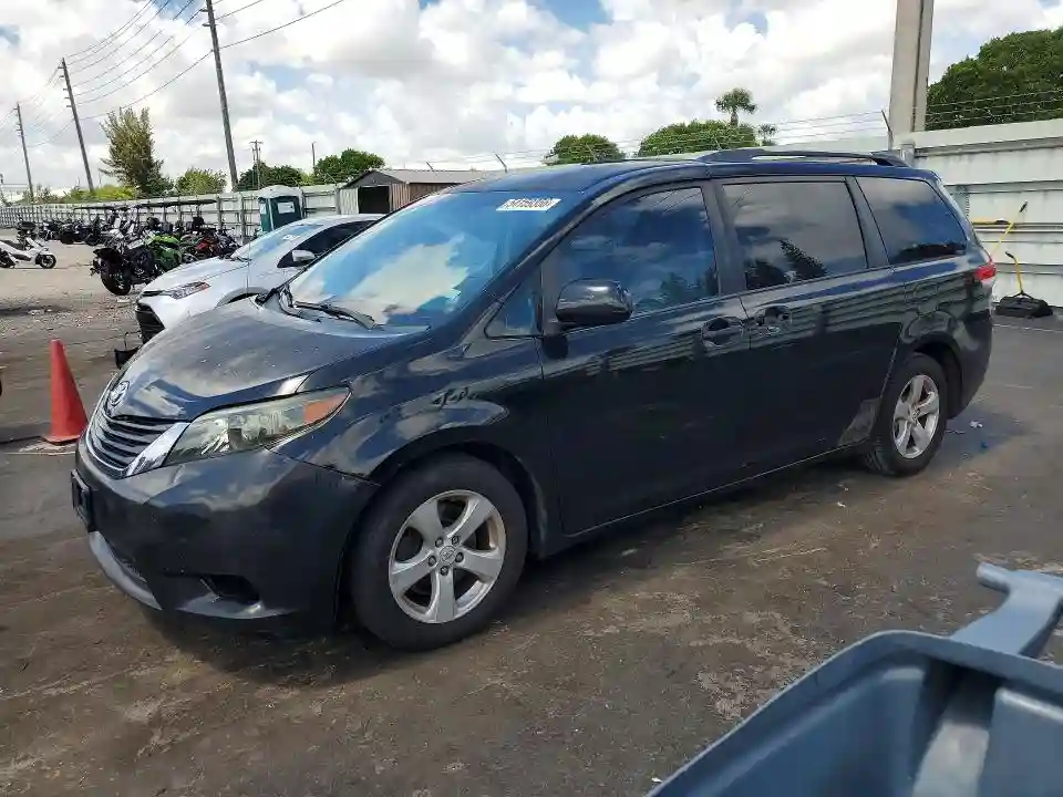 5TDKK3DC3BS105852 2011 TOYOTA SIENNA-0