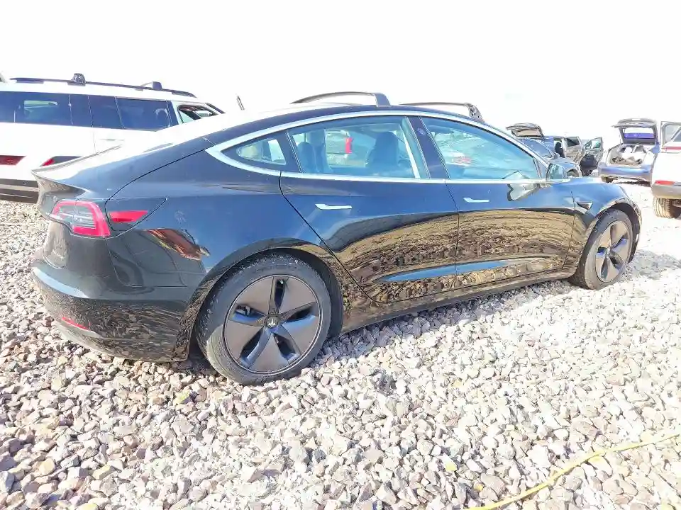 5YJ3E1EBXJF182209 2018 TESLA MODEL 3-2