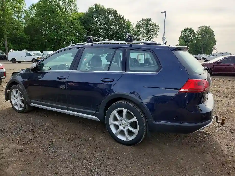 3VWH17AU8HM538235 2017 VOLKSWAGEN GOLF-1