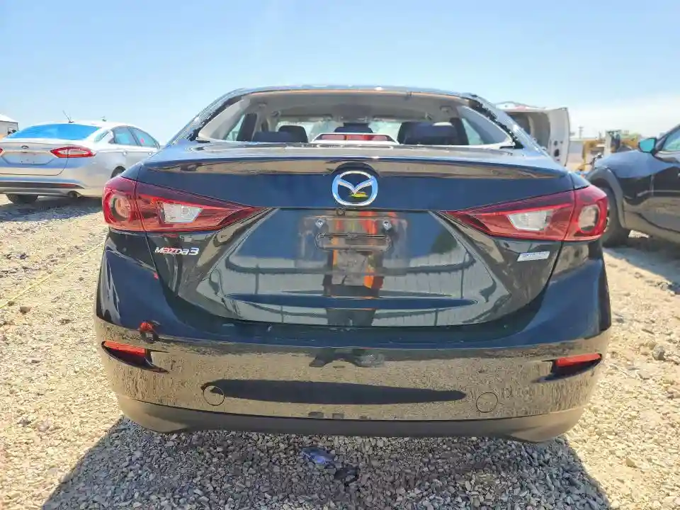 3MZBN1V33JM215399 2018 MAZDA 3-5