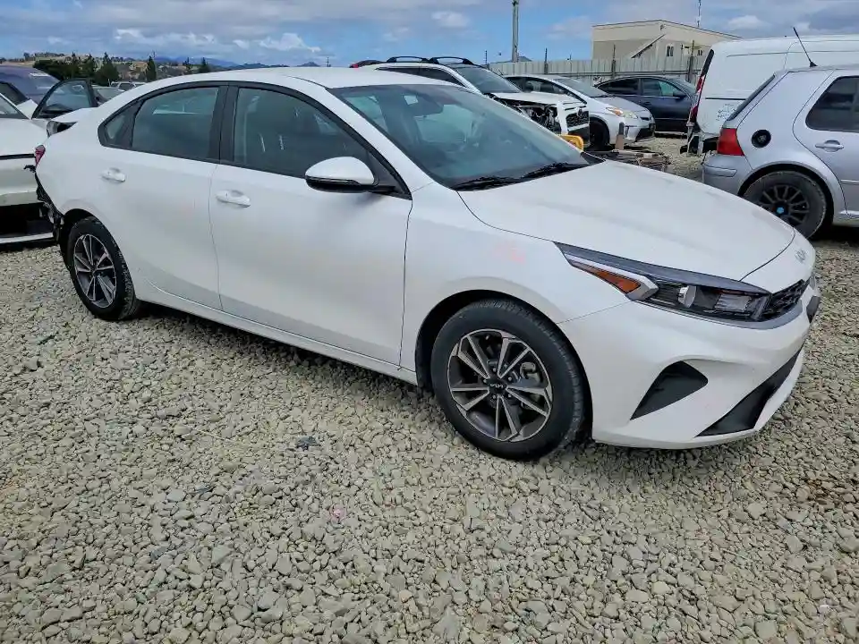 3KPF24AD7PE608824 2023 KIA FORTE-3