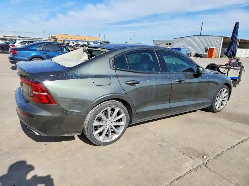 7JR102FK1LG067079 2020 VOLVO S60-2