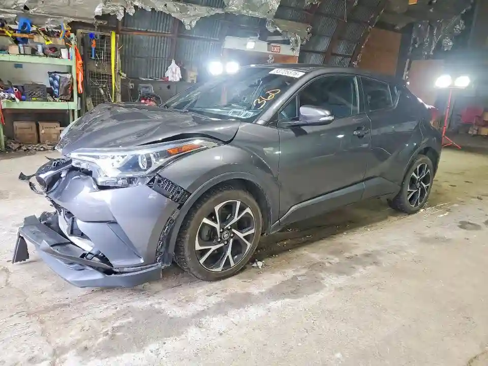 NMTKHMBX8JR008444 2018 TOYOTA C-HR-0
