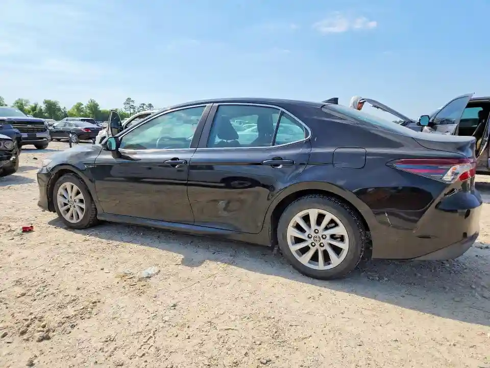 4T1C11AK5NU010440 2022 TOYOTA CAMRY-1