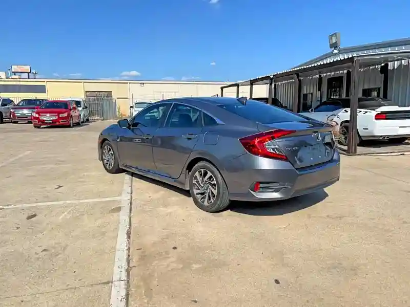 19XFC2F7XJE031850 2018 HONDA CIVIC-2