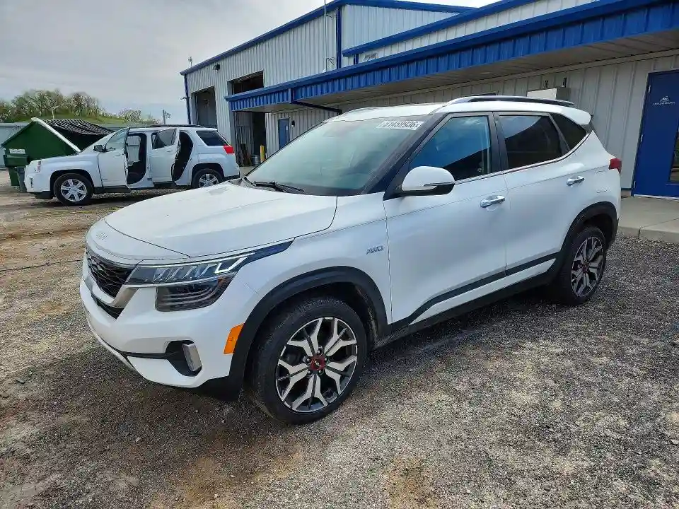 KNDETCA26P7359370 2023 KIA SELTOS-0