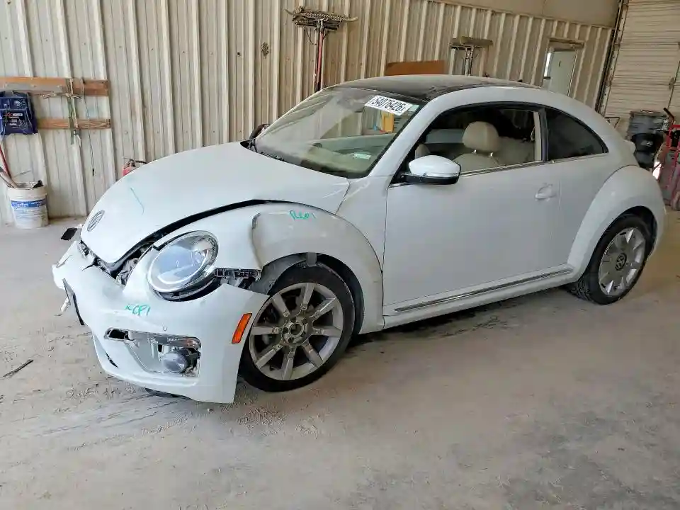 3VWJD7AT4KM708209 2019 VOLKSWAGEN BEETLE-0
