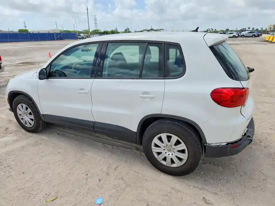 WVGAV7AX3HK049215 2017 VOLKSWAGEN TIGUAN-1