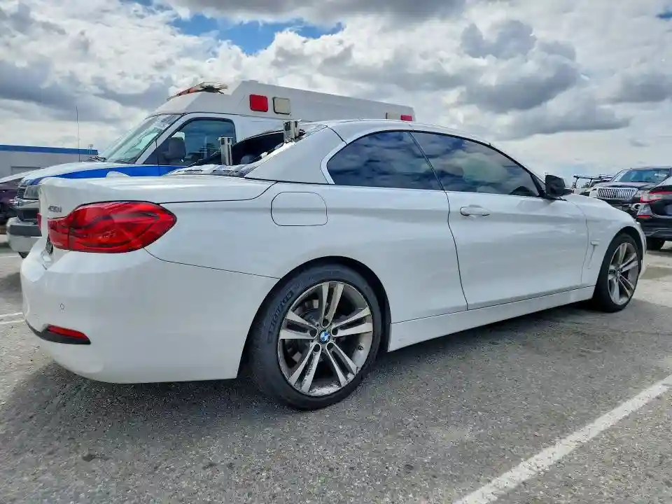 WBA4Z1C54JEC60765 2018 BMW 4 SERIES-2