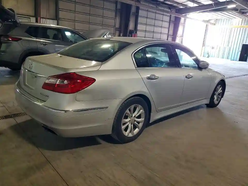 KMHGC4DD7DU248136 2013 HYUNDAI GENESIS-2
