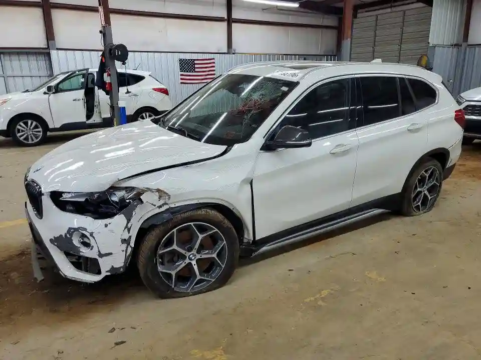 WBXHT3C36J5L30928 2018 BMW X1-0