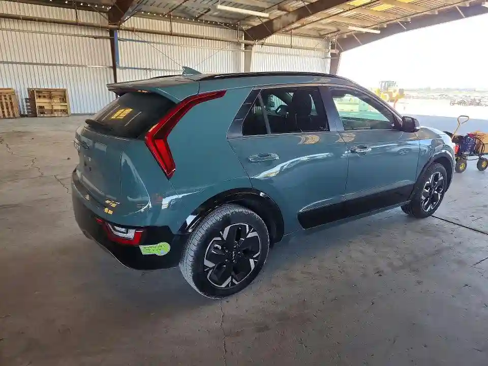 KNDCT3L14P5039293 2023 KIA NIRO-2