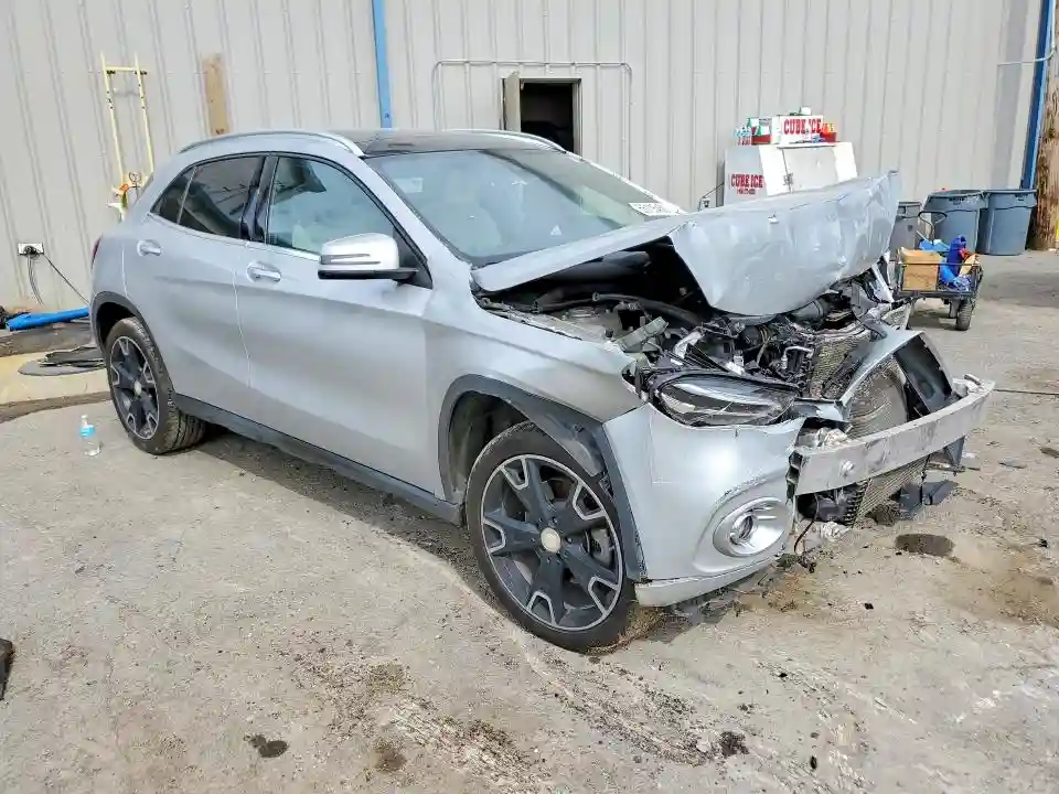 WDCTG4EBXJJ385132 2018 MERCEDES-BENZ GLA-CLASS-3
